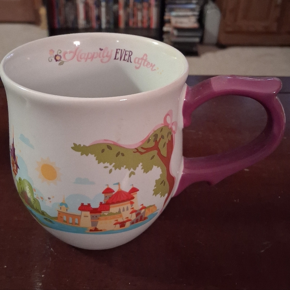 WALT DISNEY CASTLES Collectible Mug